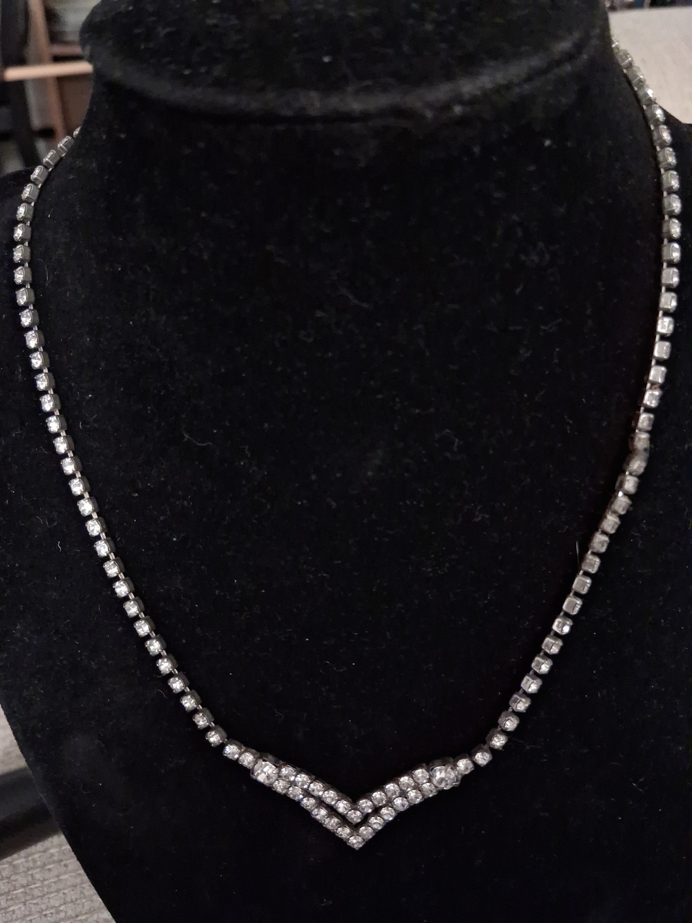 V-Shaped Rhinestone Statement Necklace in Silver